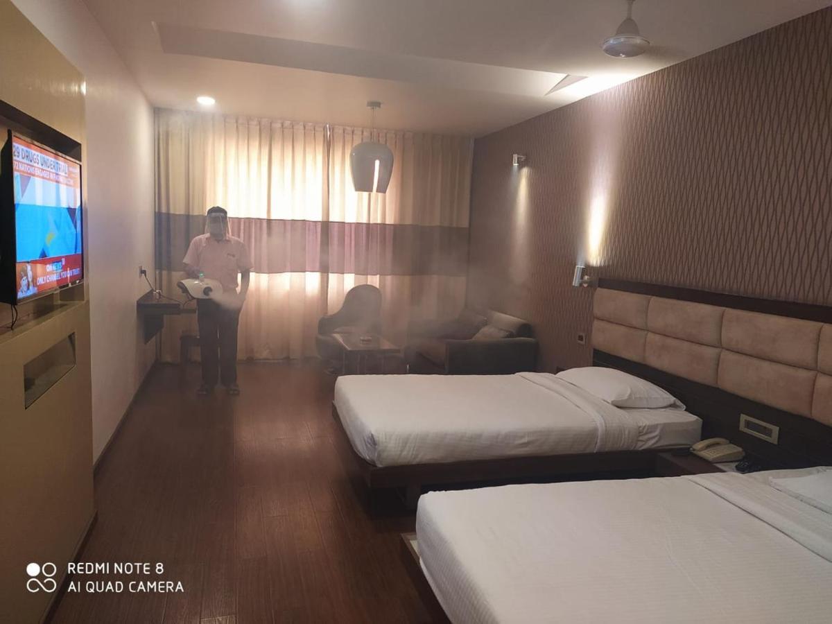 Hotel Priyadarshini Pride Hospet Exterior photo