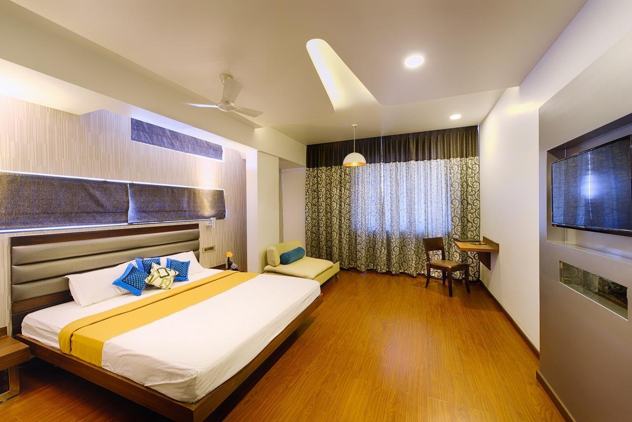 Hotel Priyadarshini Pride Hospet Exterior photo
